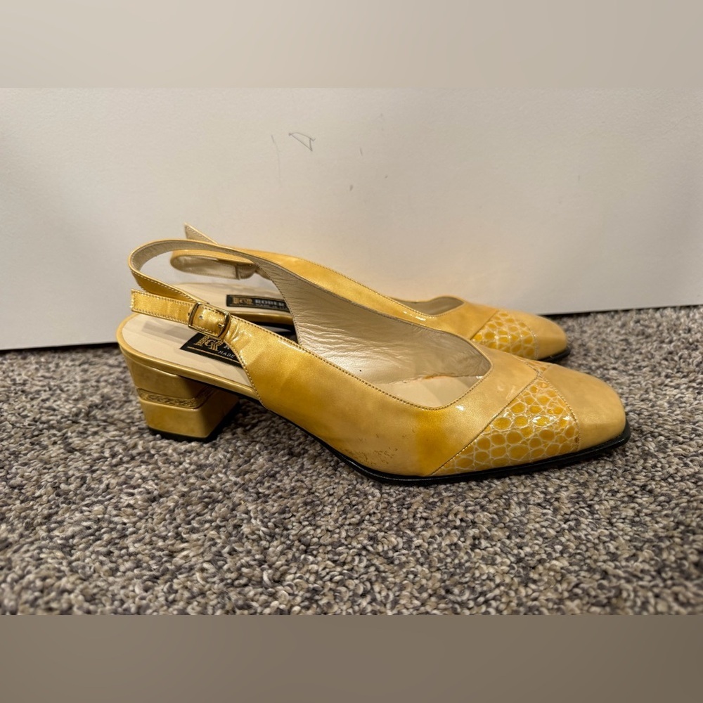Vintage Roberto Capucci yellow patent leather slingback block heel size 6 - Picture 2 of 6